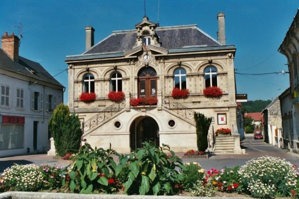 Au Coeur De Bruyeres Lejlighed Eksteriør billede